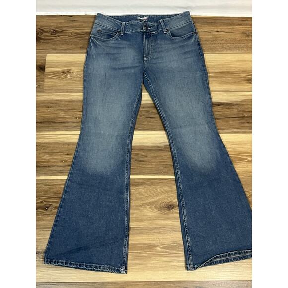 WRANGLER WOMEN'S MAE FLARE JEANS SIZE 11 X 32 - Picture 1 of 7